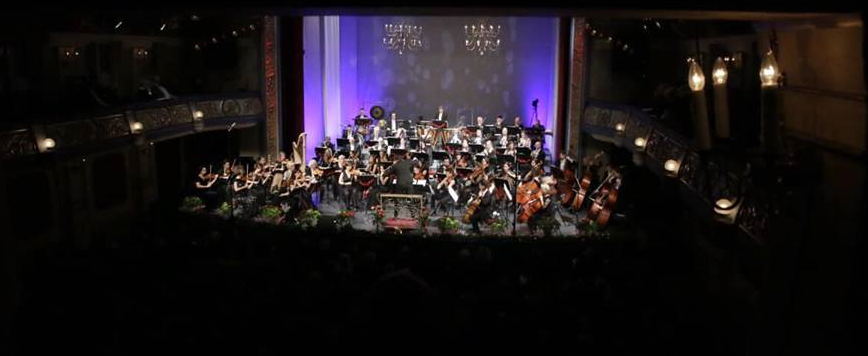 Novogodišnji koncert u Narodnom pozorištu: Gradonačelnik Skaka odao posebno priznanje i uručio poklone izvođačima