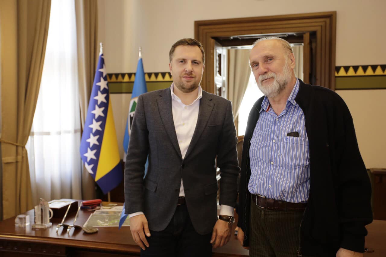Skaka primio književnika Dževada Karahasana